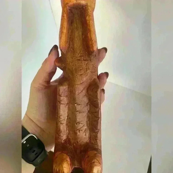 Hand Carved Whittled Wooden Embarrassed Monkey Hands Over Mouth Statue - Picture 8 of 8